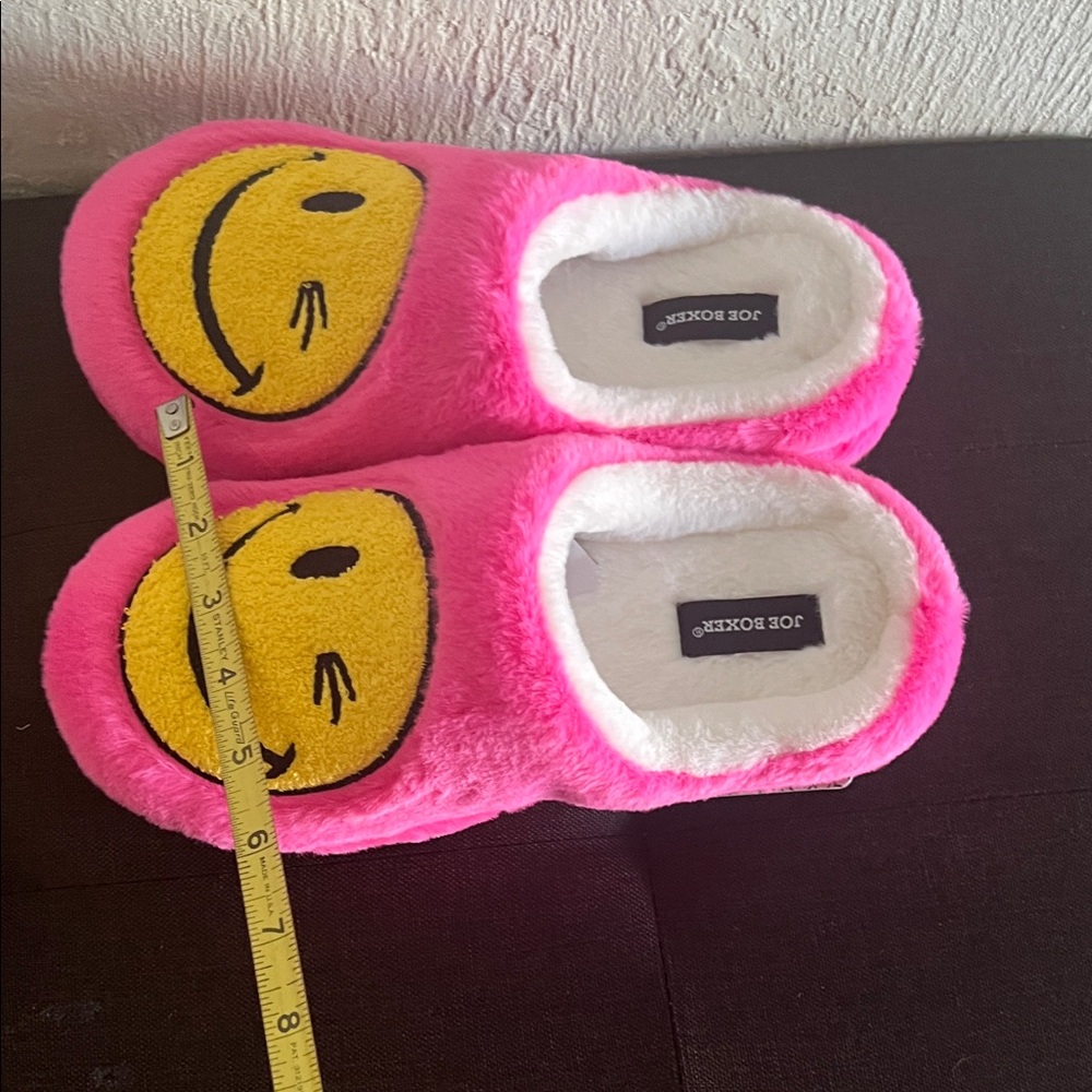 #1124+ Pink Smiley Face Slippers - Picture 6 of 11
